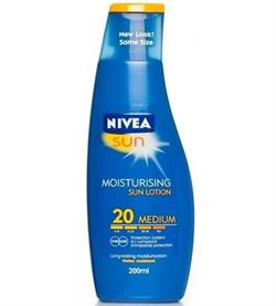 Nivea Sun Nemlendirici Güneş Sütü Losyonu 20 Faktör 200 Ml
